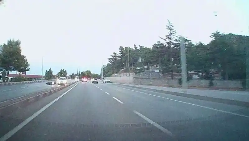 Otomobil ve Motosiklet Kaza Yaptı: 1 Yaralı, Olay Yerinde Panik Anları