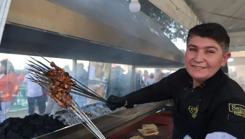 Kozan Karnavalında Ciğer Coşkusu: Yarım Ton Lezzet Tüketildi