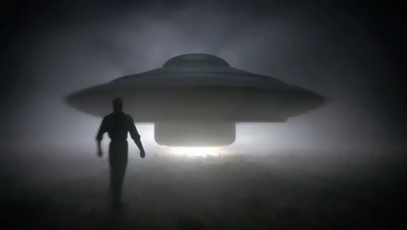 UFO Uzmanından Şok Eden Açıklama: "Uzaylılar Masum İnsanları Öldürüyor!"