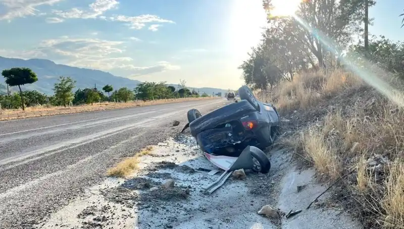 Adıyaman'da Korkutucu Kaza: Otomobil Takla Attı, Sürücü Yaralandı