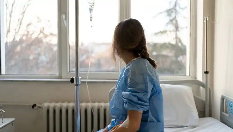 27 Yaşındaki Kadının Meme Kanseri Gerçeği: Doktorların "Ciddi Değil" Dediği Durum