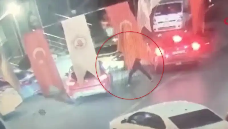 Kağıthane'de Sokak Ortasında Korkunç Cinayet: Gencin Son Anları