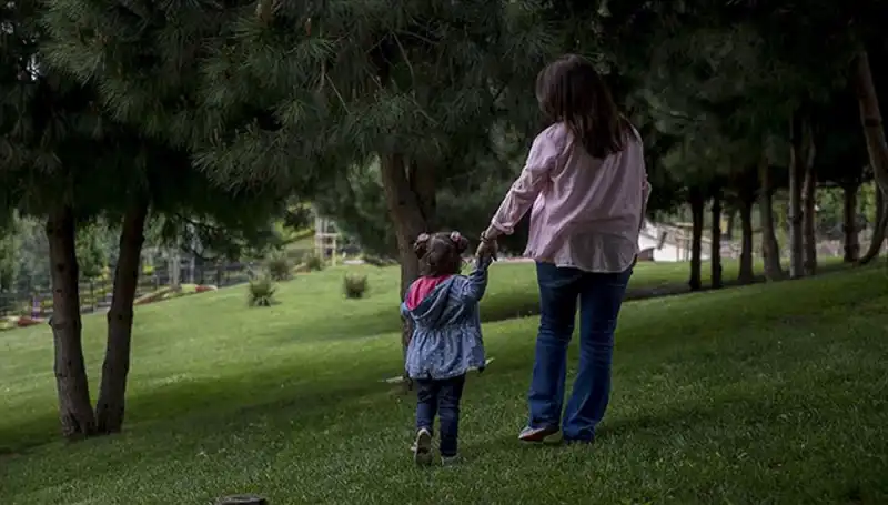 Yargıtay’dan Önemli Koruyucu Aile Kararı: Görüşme Hakkı Belirlendi