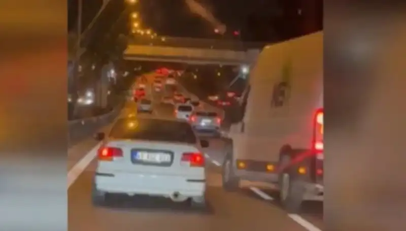Tuzla'da Makas Terörü: Çarpıp Kaçan Sürücü Cezasını Aldı