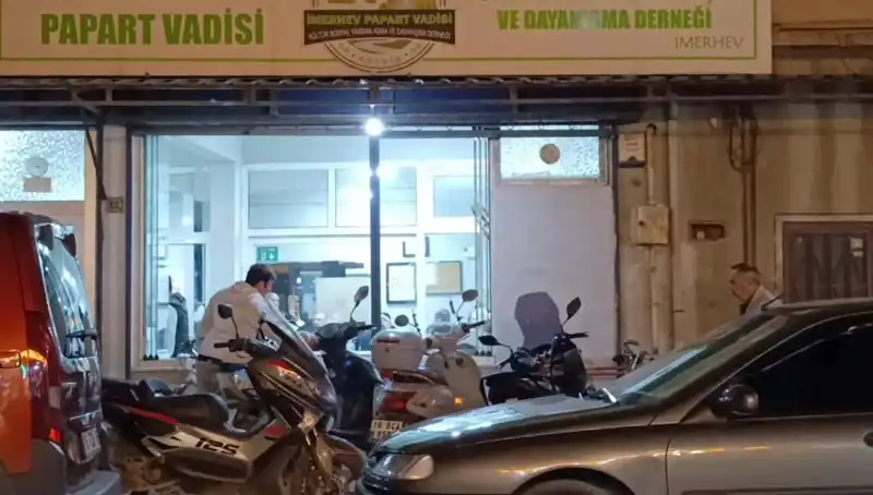 Lokalde Bıçaklı Kavga: Sokaklar Birkez Daha Kan Gözyaşına Büründü
