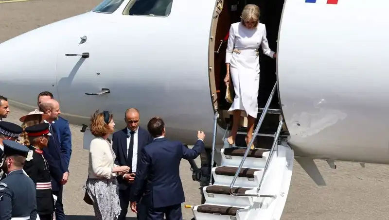 Macron Çiftinde Yeni Kriz: Eşi, Samimi Davranışını Göz Ardı mı Etti?