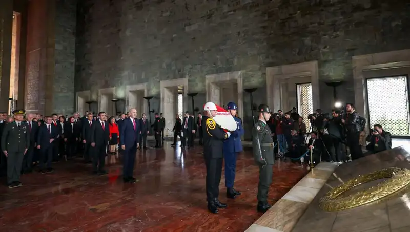 Devlet Erkanı Anıtkabir'de: Geçmişe Saygı, Geleceğe Umut