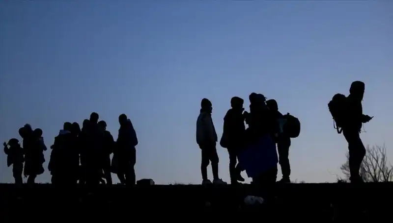 Edirne'de Düzensiz Göçmen Operasyonu: 21 Yakalandı!