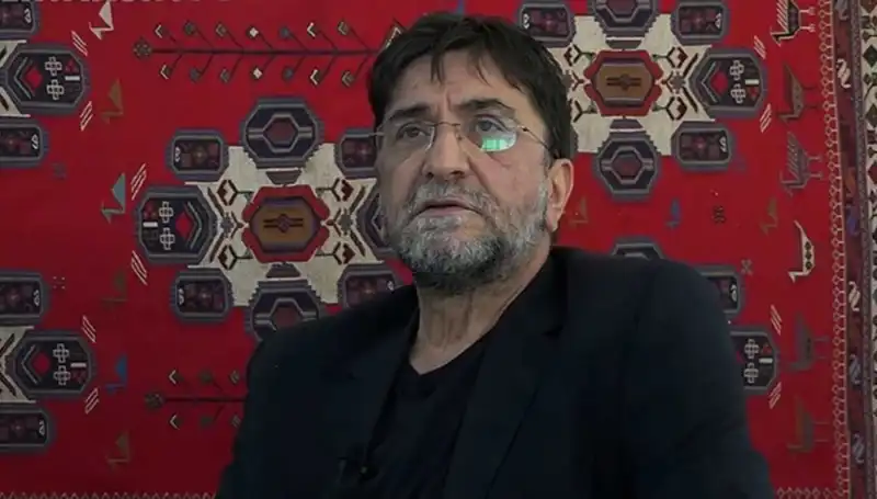 Son Dönemin Etkili Gazetecisi Nihat Genç Hayatını Kaybetti
