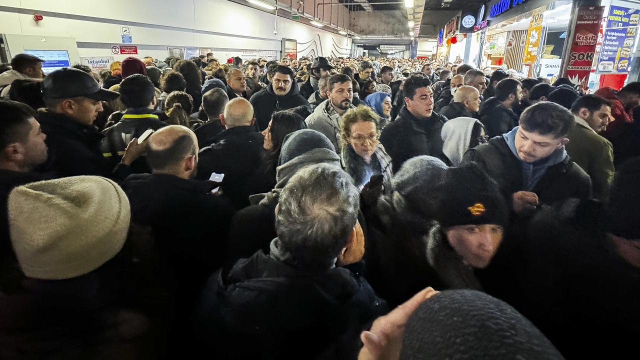 İstanbul'da Kar Yağışı Nedeniyle Oluşan Olumsuzluklar