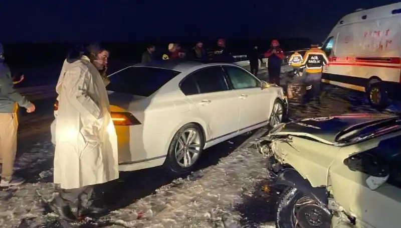 Aksaray’da Feci Zincirleme Trafik Kazası: 15 Yaralı