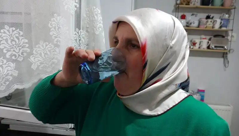 30 Yıldır Nisan Yağmurunu Şifa İçin İçen Kadının Sırları