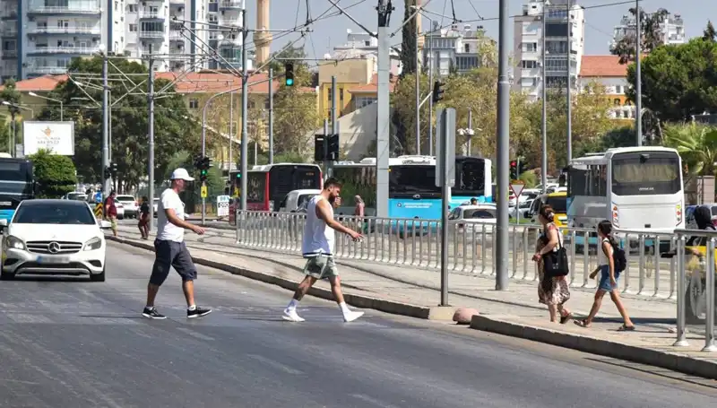 Trafikte Ölümcül Bilinçsizlik: İkinci Sıraya Yerleşti, Neler Oluyor?