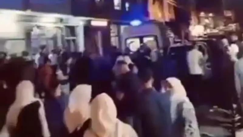 14 Yaşındaki Kader Balkondan Düştü: Hayati Tehlikesi Sürüyor