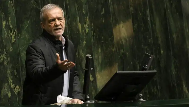 İran Cumhurbaşkanı Yardımcısı Lüks Geziyle Krizin Üzerine Gitti, Görevden Alındı!