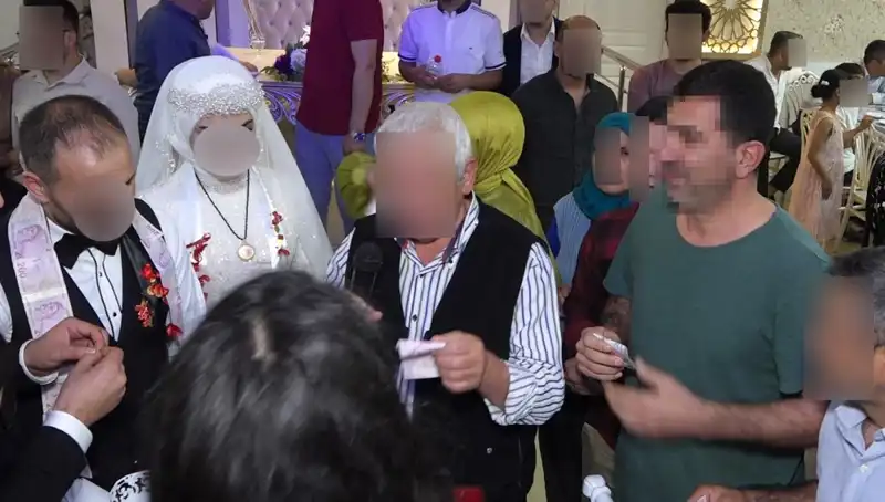 Davetsiz Düğün İçin Yola Çıkan Hırsız, Pasta ve Takılarla Geri Döndü!