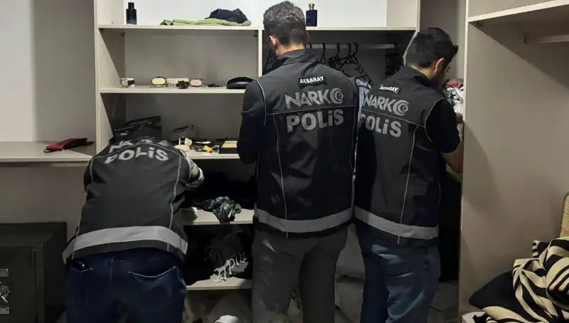 Uyuşturucu Operasyonunda F Serisi Dolar Kaçakçılığına Darbe