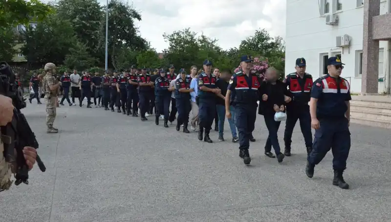 Hacizli Araçlar Yeniden Hayat Buldu: Tasarlayıp Satıyorlar!
