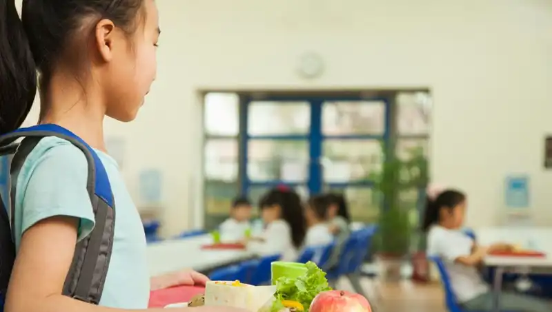 İspanya, Obezite Sorununa Karşı Radikal Önlemler Alıyor: Yağlı Yiyecekler Menülerden Çıkacak