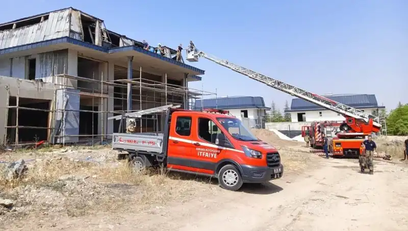 Ankara Gölbaşı'nda Villaların Bulunduğu Alanda Ani Yangın Paniği