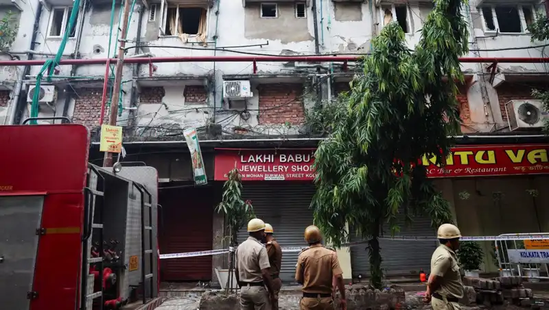 Hindistan’daki Otel Yangını Korkunç Sonuçlar Doğurdu: 15 Kişi Hayatını Kaybetti