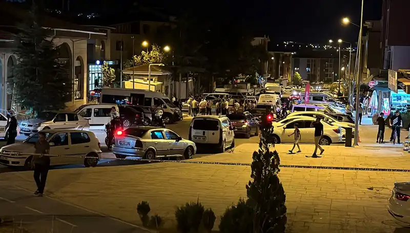 İki Ailenin Kavgası: Sokak Ortasında Büyüyen Gerilim ve Yaralılar