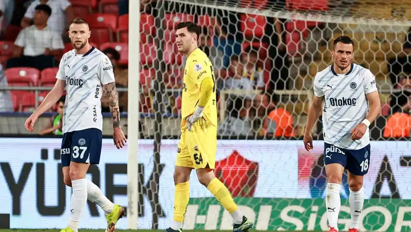 Fenerbahçe, 2025 Sezonunu Çatırdatan Şok Sonuçlarla Tamamladı