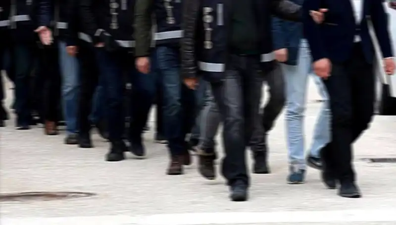Kadın Profiliyle Tuzak Kurup Gasp Eden Çeteye Şok Baskın