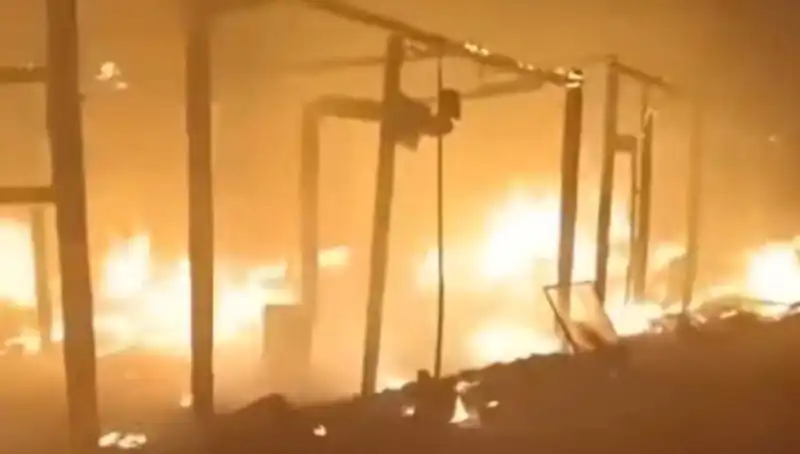 Elektrik Teli Koptu, 15 Çadır Alev Alev Yandı: Yangının Ardındaki Sebepler