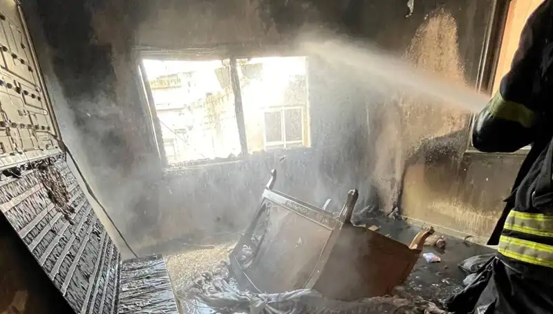 Mersin'de Apartman Dairesinde Sabaha Karşı Yangın: İhbarların Ardından Harekete Geçildi