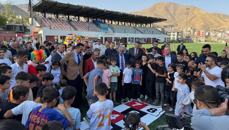 Anadolu Şenliği 2023: Hakkari'nin Renkli Coşkusuna Tanık Olun!