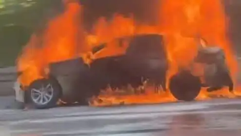 15 Temmuz Şehitler Köprüsü’nde Dehşet Veren Araç Yangını: Trafik Durma Noktasına Geldi