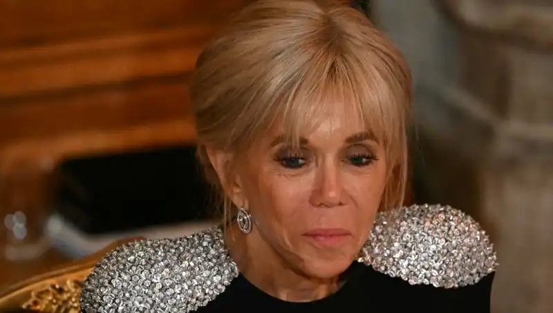 First Lady Davasında Çarpıcı Gelişmeler: "Erkek Olarak Doğdu" Yalanına Beraat Kararı