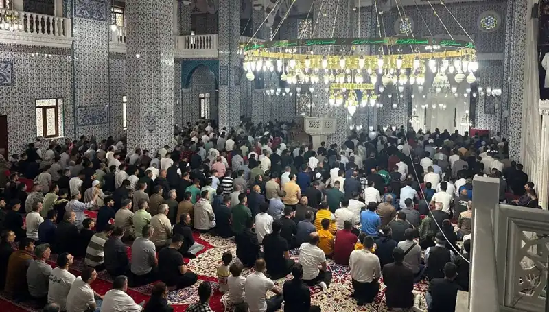 Bayram Coşkusu Sarmaladı: İlk Namaz Iğdır'da Kılındı