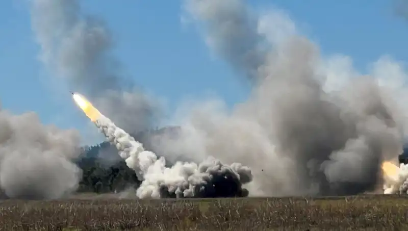 Avustralya’nın Askeri Tatbikatında Tarihi An: HIMARS Atışı Gerçekleşti