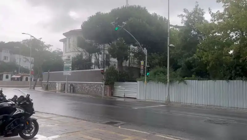 İstanbul'da Beklenen Sağanak Yağmur Başladı: Neler Olacak?