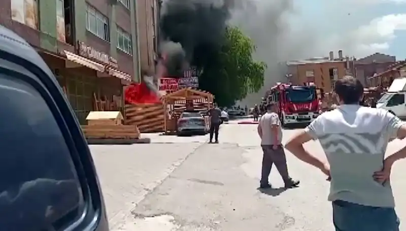 Ankara’da Yangın Paniği: İş Yerleri Alev Alev Yandı