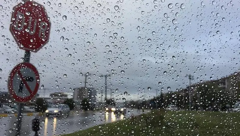 Meteoroloji 20 İlde Sağanak Yağış ve Sıcaklık Düşüşü Uyarısı Yaptı