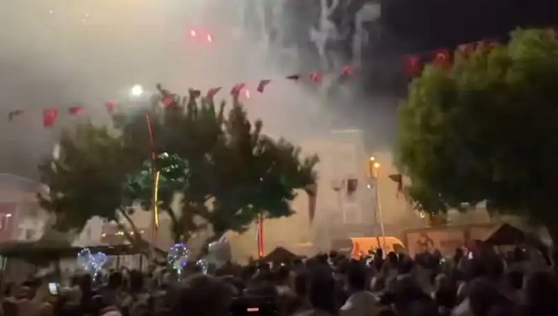 Havai Fişek Gösterisi Sonrası Hastanelik Olanlar Artıyor