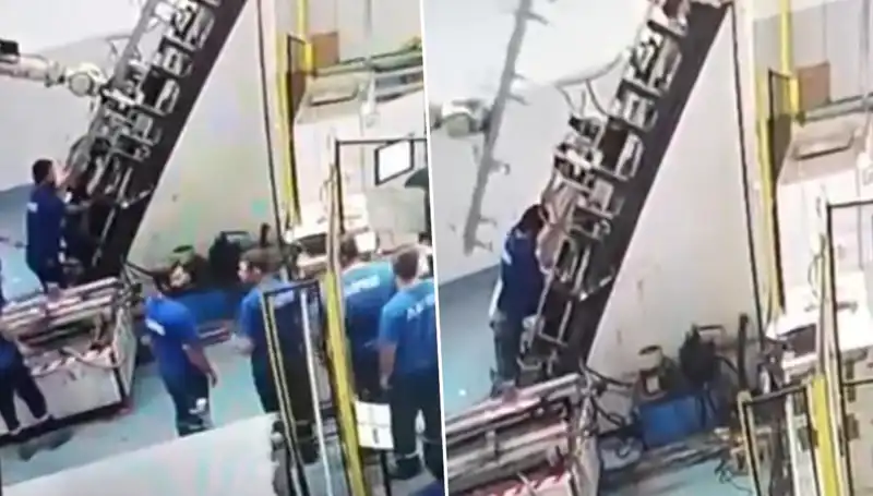 Fabrika Kazasında Feci Olay: Makine Çalışanın Sırtına Saplandı